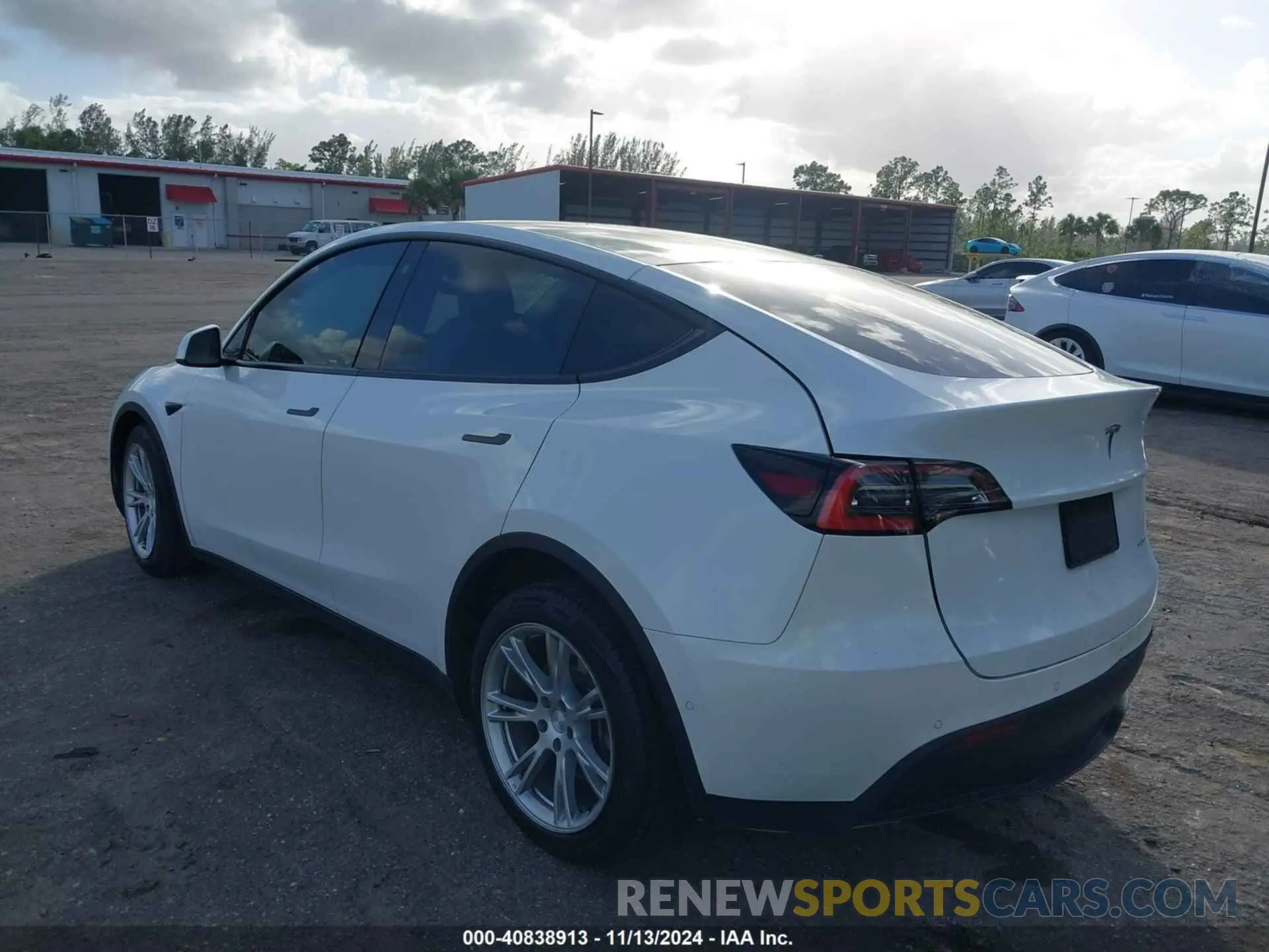 3 Photograph of a damaged car 5YJYGDEE6MF102873 TESLA MODEL Y 2021