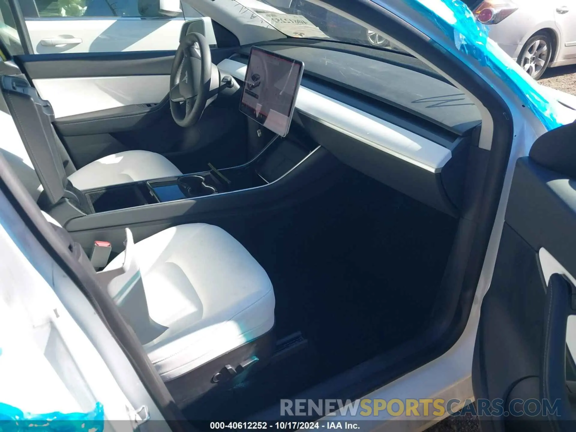 5 Photograph of a damaged car 5YJYGDEE6MF118121 TESLA MODEL Y 2021