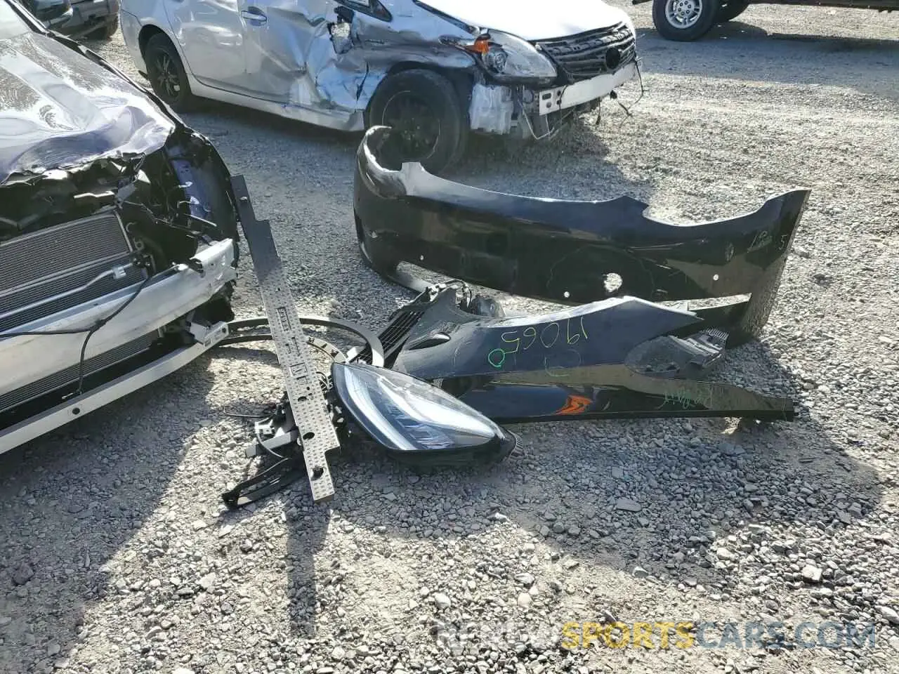 13 Photograph of a damaged car 5YJYGDEE6MF131113 TESLA MODEL Y 2021