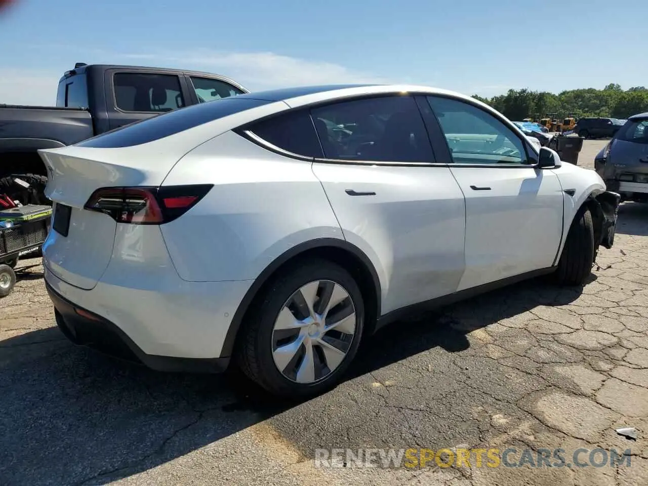 3 Photograph of a damaged car 5YJYGDEE6MF140510 TESLA MODEL Y 2021