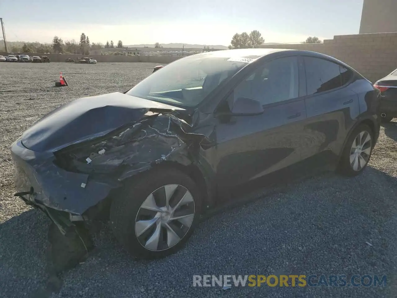 1 Фотография поврежденного автомобиля 5YJYGDEE6MF153273 TESLA MODEL Y 2021
