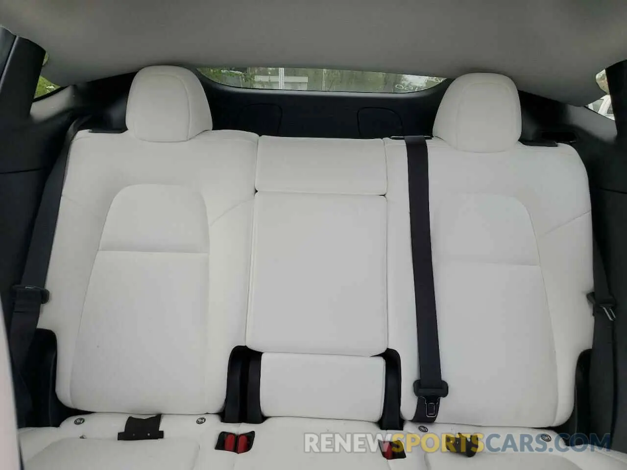 10 Photograph of a damaged car 5YJYGDEE6MF198150 TESLA MODEL Y 2021