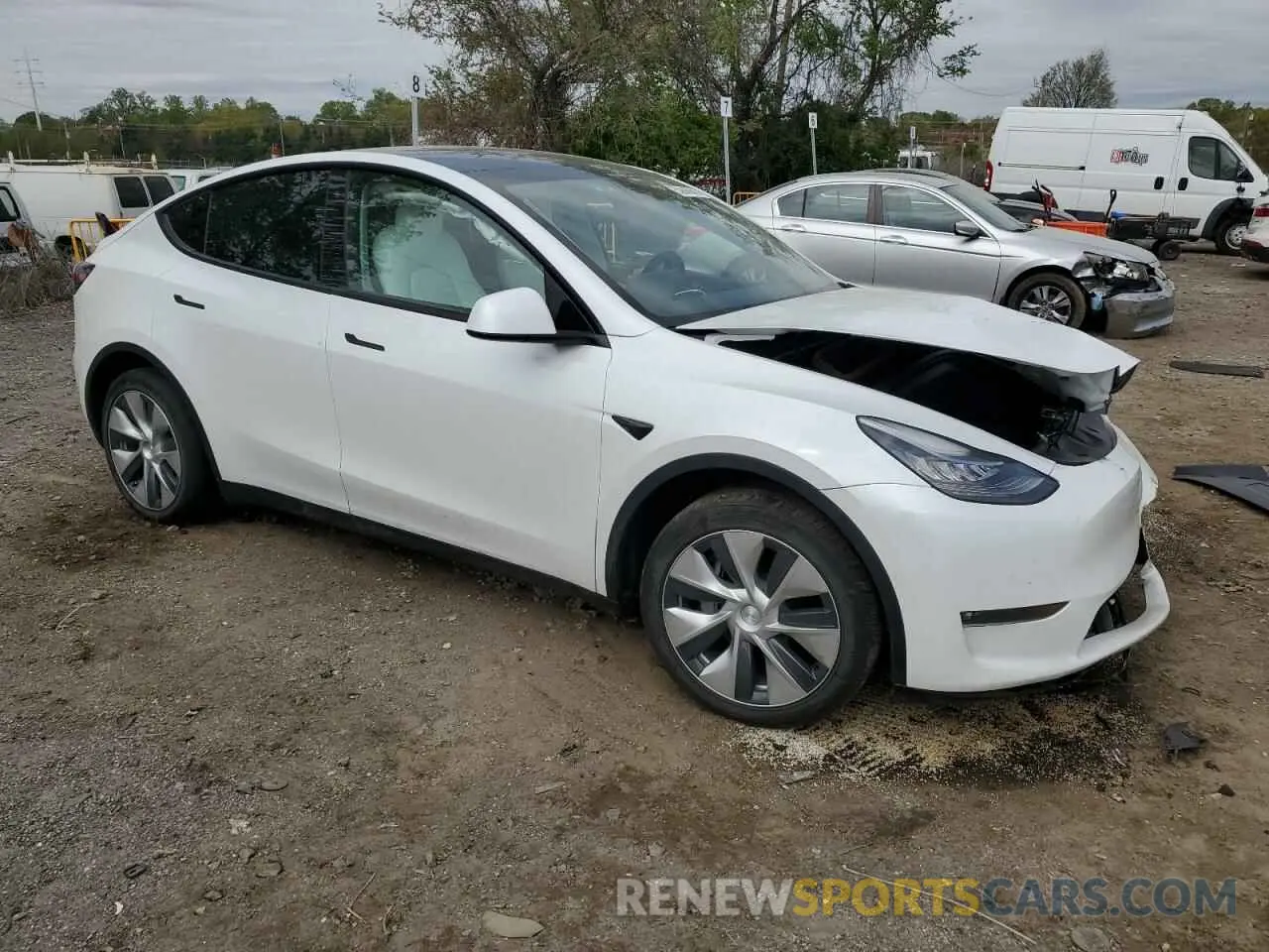 4 Photograph of a damaged car 5YJYGDEE6MF198150 TESLA MODEL Y 2021
