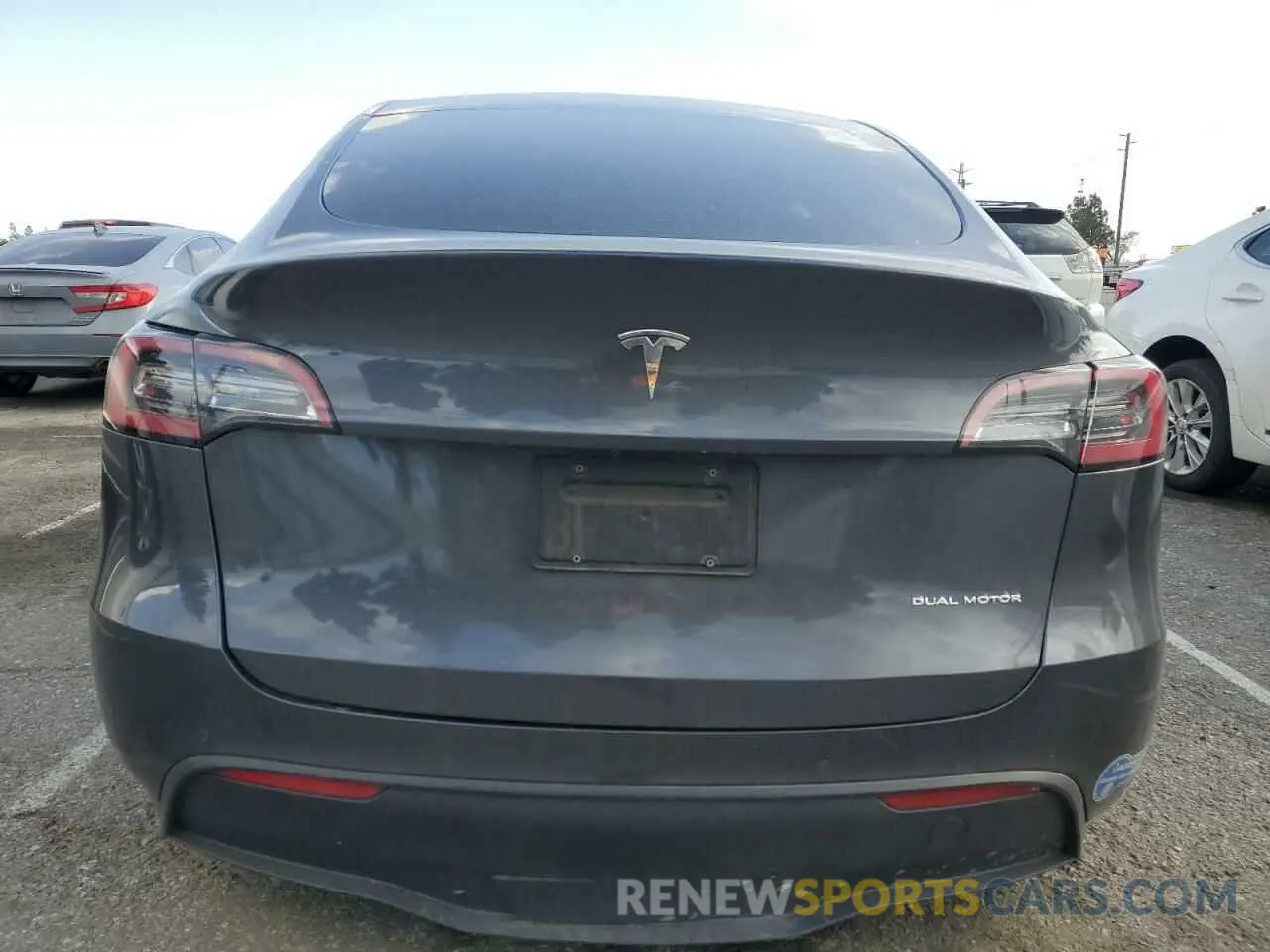 6 Photograph of a damaged car 5YJYGDEE6MF200883 TESLA MODEL Y 2021
