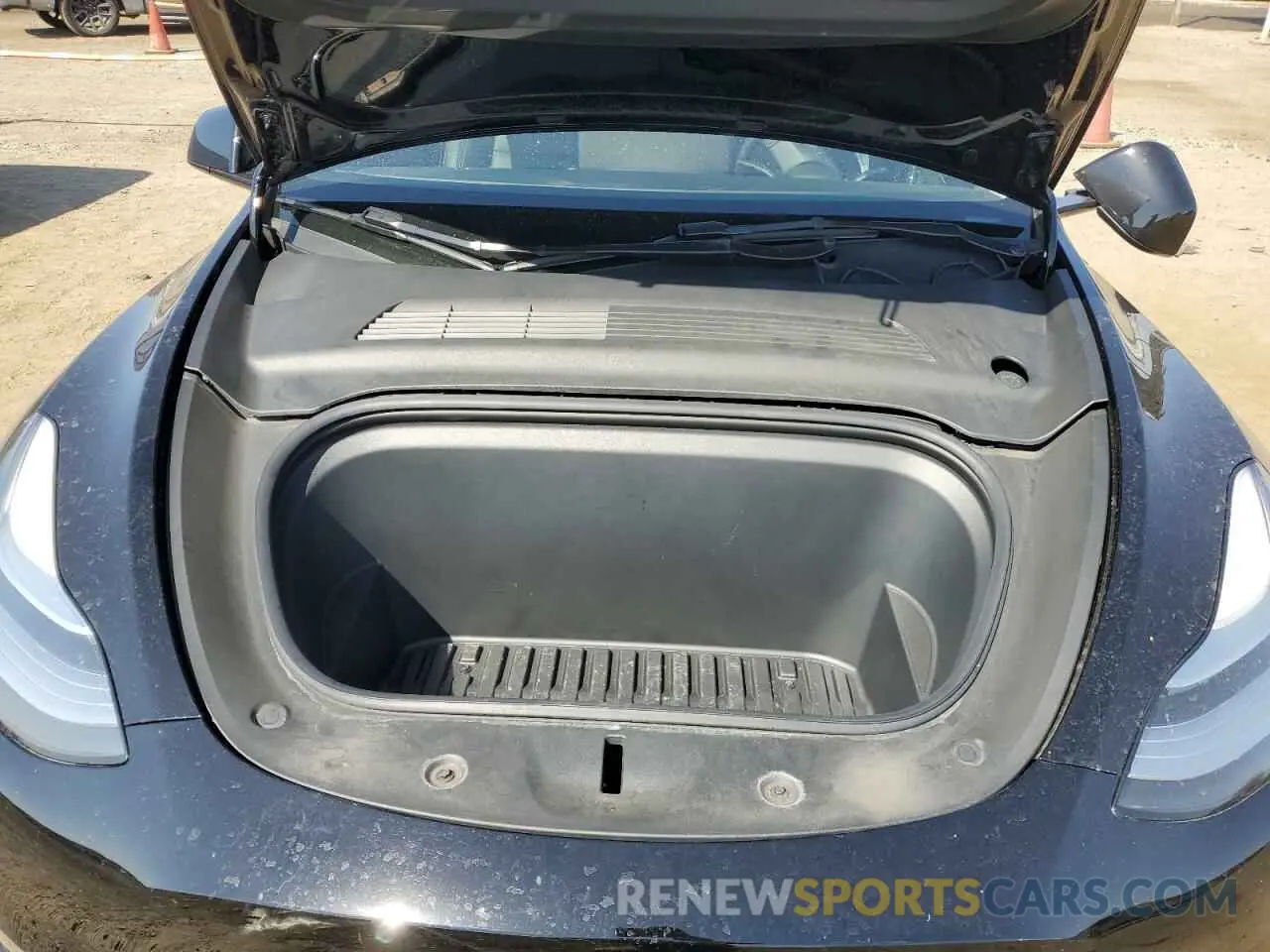 12 Photograph of a damaged car 5YJYGDEE6MF214752 TESLA MODEL Y 2021
