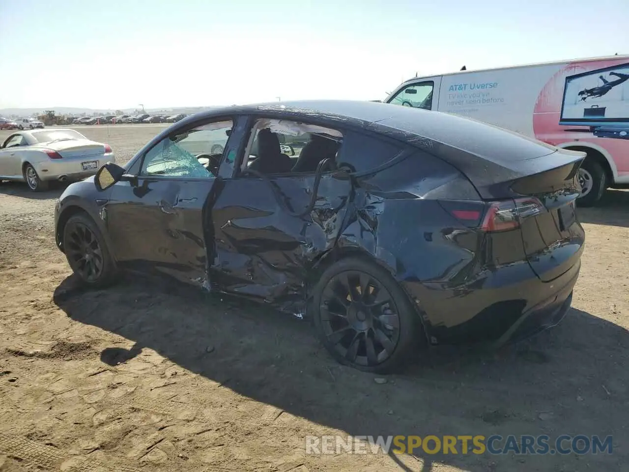 2 Photograph of a damaged car 5YJYGDEE6MF214752 TESLA MODEL Y 2021