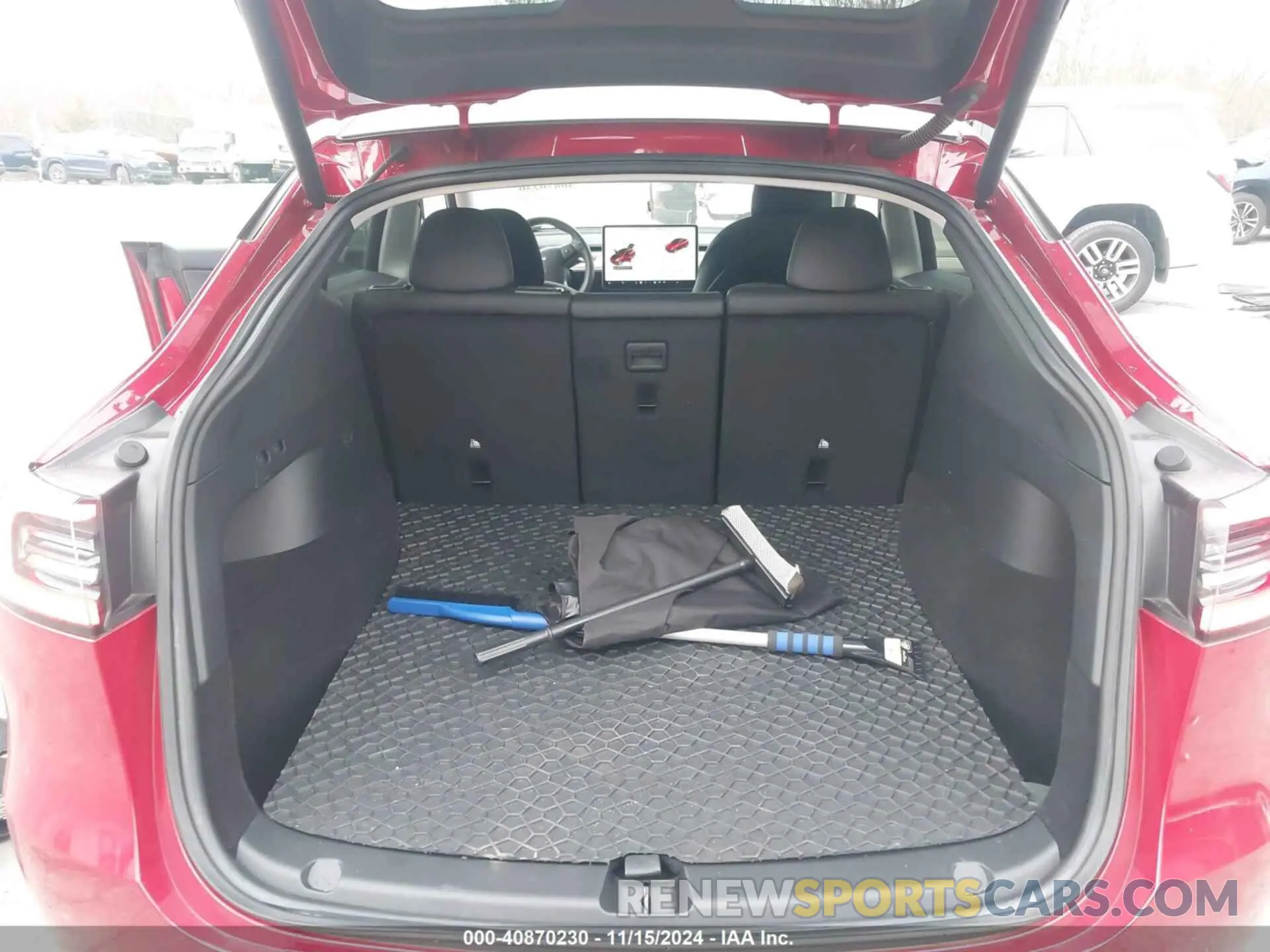 19 Photograph of a damaged car 5YJYGDEE6MF234421 TESLA MODEL Y 2021