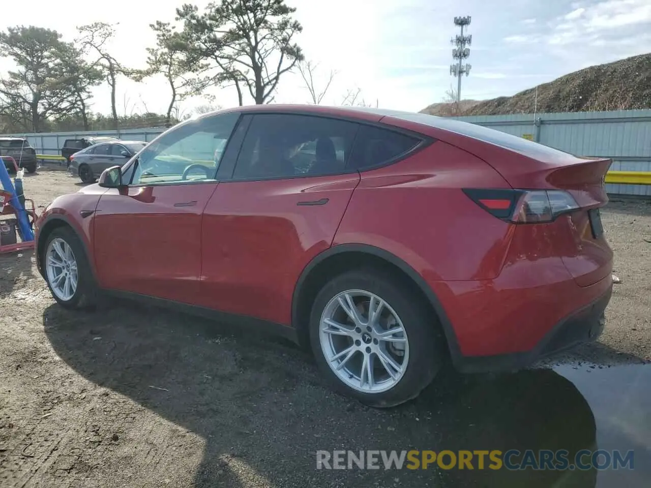 2 Photograph of a damaged car 5YJYGDEE6MF258475 TESLA MODEL Y 2021