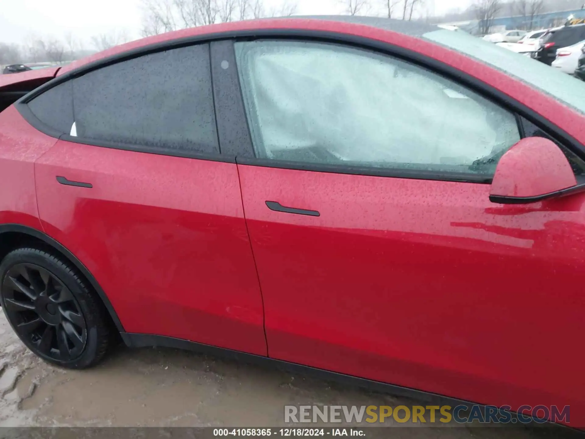 13 Photograph of a damaged car 5YJYGDEE6MF300014 TESLA MODEL Y 2021