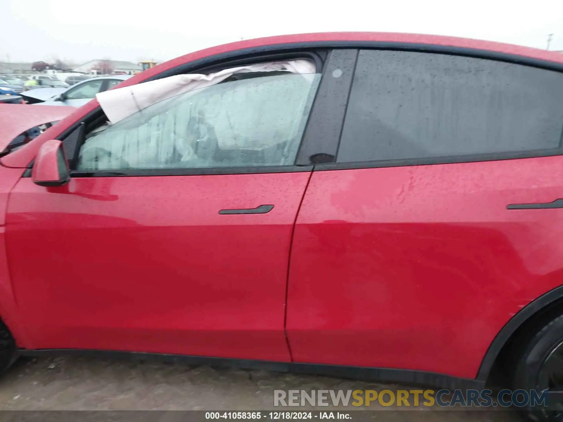 14 Photograph of a damaged car 5YJYGDEE6MF300014 TESLA MODEL Y 2021