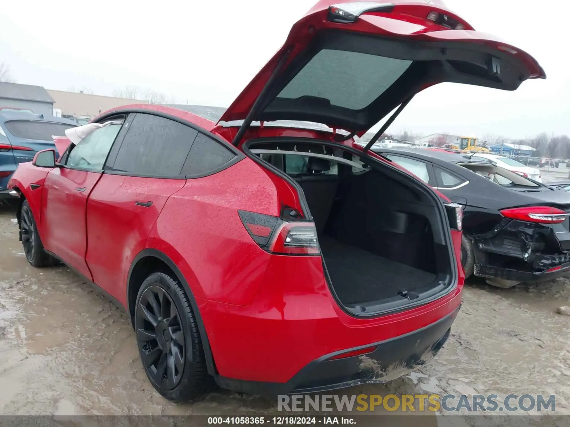3 Photograph of a damaged car 5YJYGDEE6MF300014 TESLA MODEL Y 2021