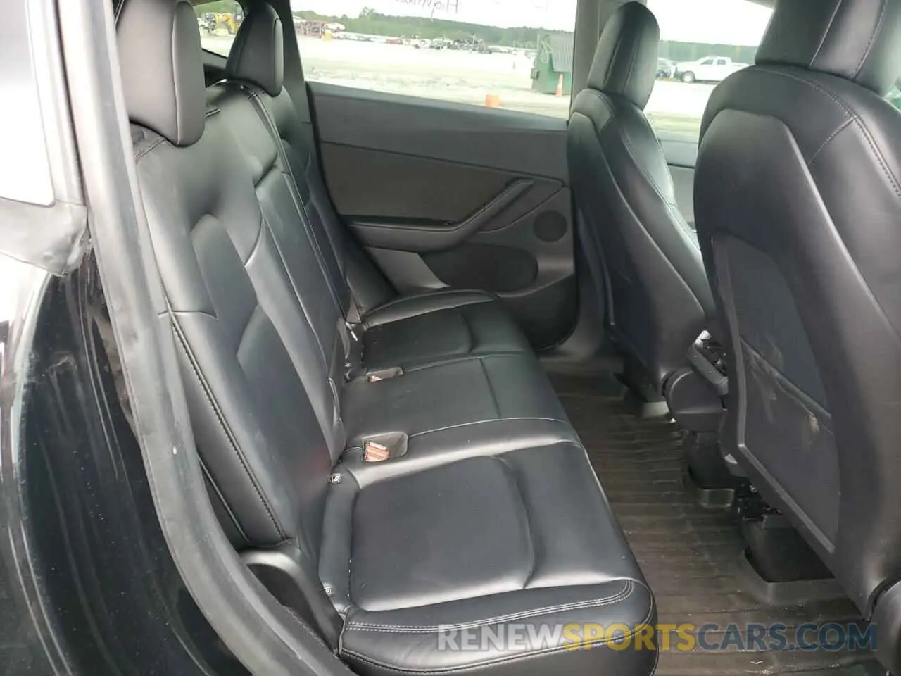 10 Photograph of a damaged car 5YJYGDEE7MF092550 TESLA MODEL Y 2021