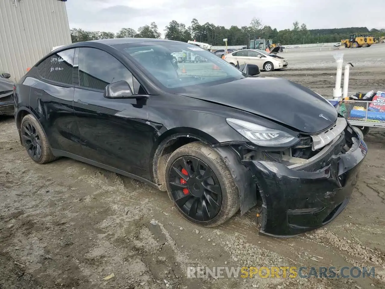 4 Photograph of a damaged car 5YJYGDEE7MF092550 TESLA MODEL Y 2021