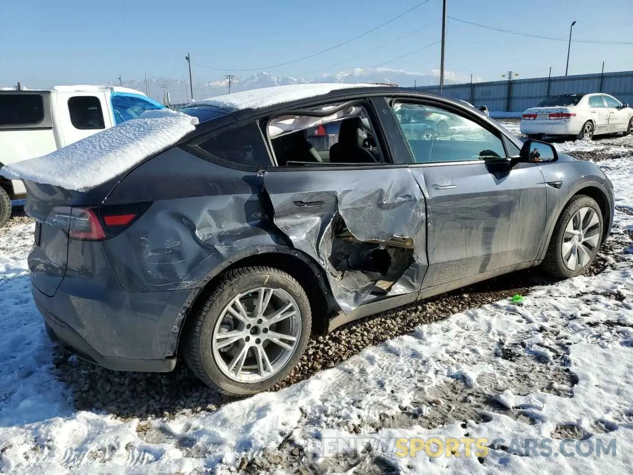 3 Фотография поврежденного автомобиля 5YJYGDEE7MF099983 TESLA MODEL Y 2021