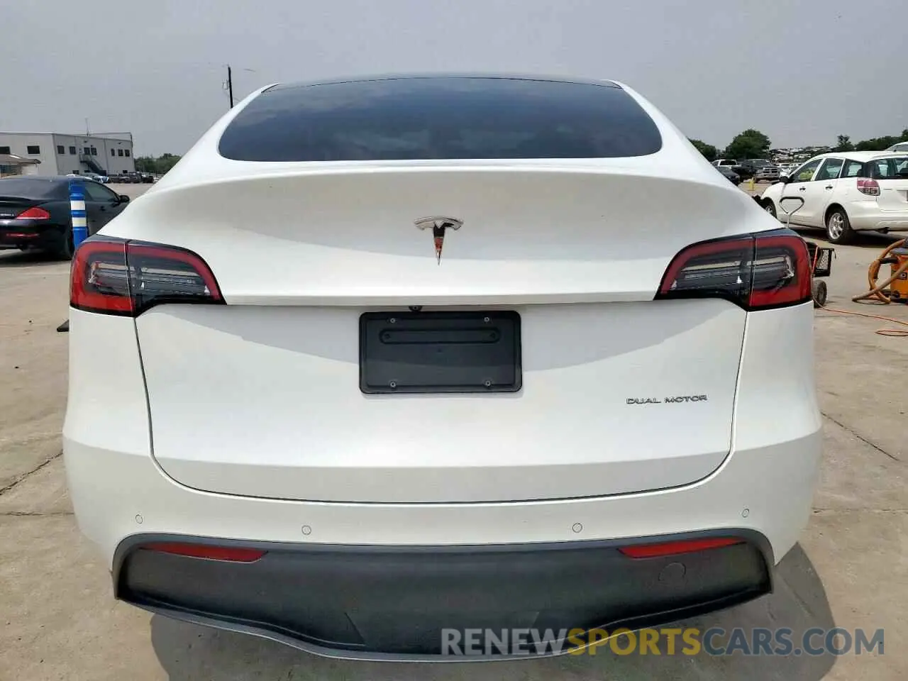 6 Photograph of a damaged car 5YJYGDEE7MF112425 TESLA MODEL Y 2021