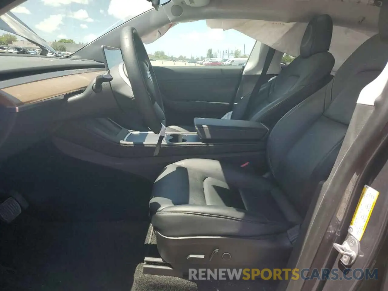 7 Photograph of a damaged car 5YJYGDEE7MF130634 TESLA MODEL Y 2021