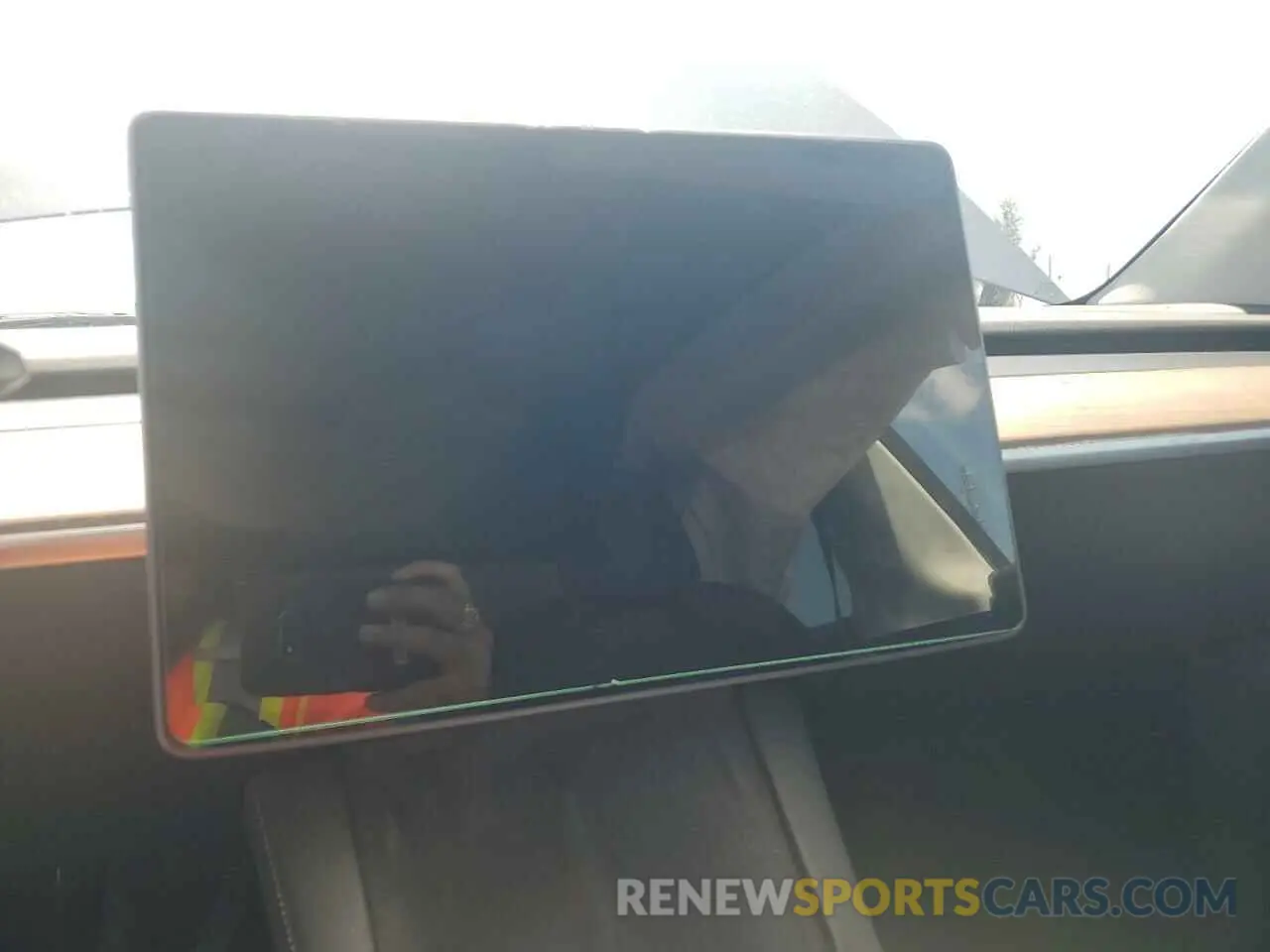 9 Photograph of a damaged car 5YJYGDEE7MF130634 TESLA MODEL Y 2021