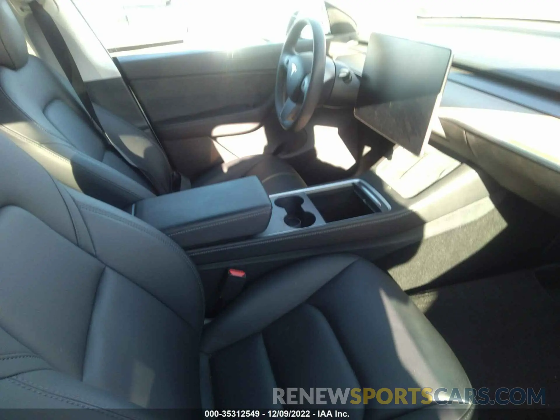 5 Photograph of a damaged car 5YJYGDEE7MF135221 TESLA MODEL Y 2021