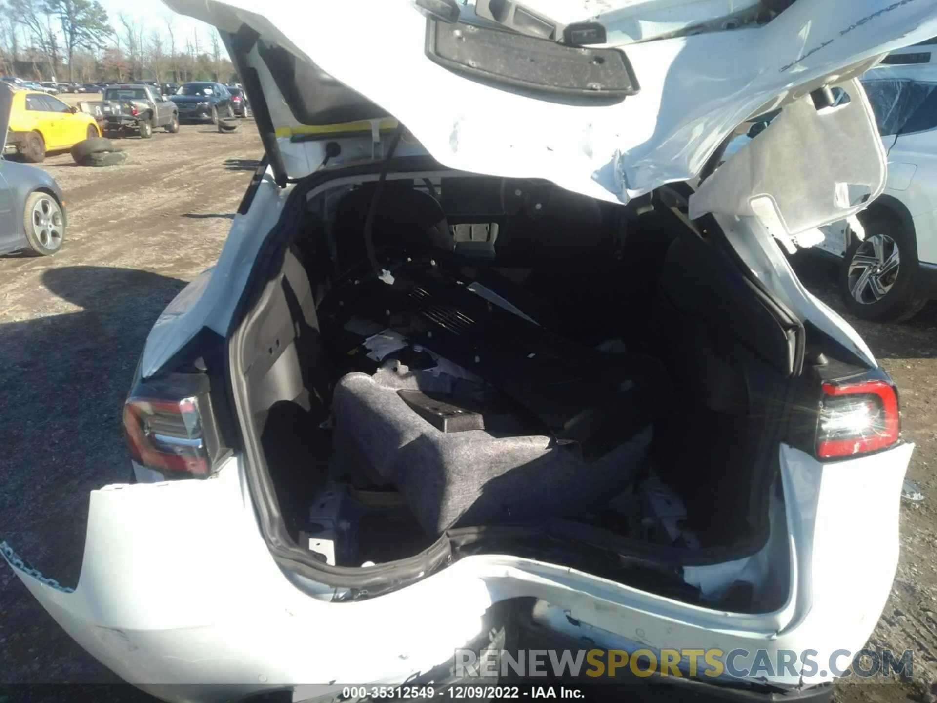 6 Photograph of a damaged car 5YJYGDEE7MF135221 TESLA MODEL Y 2021