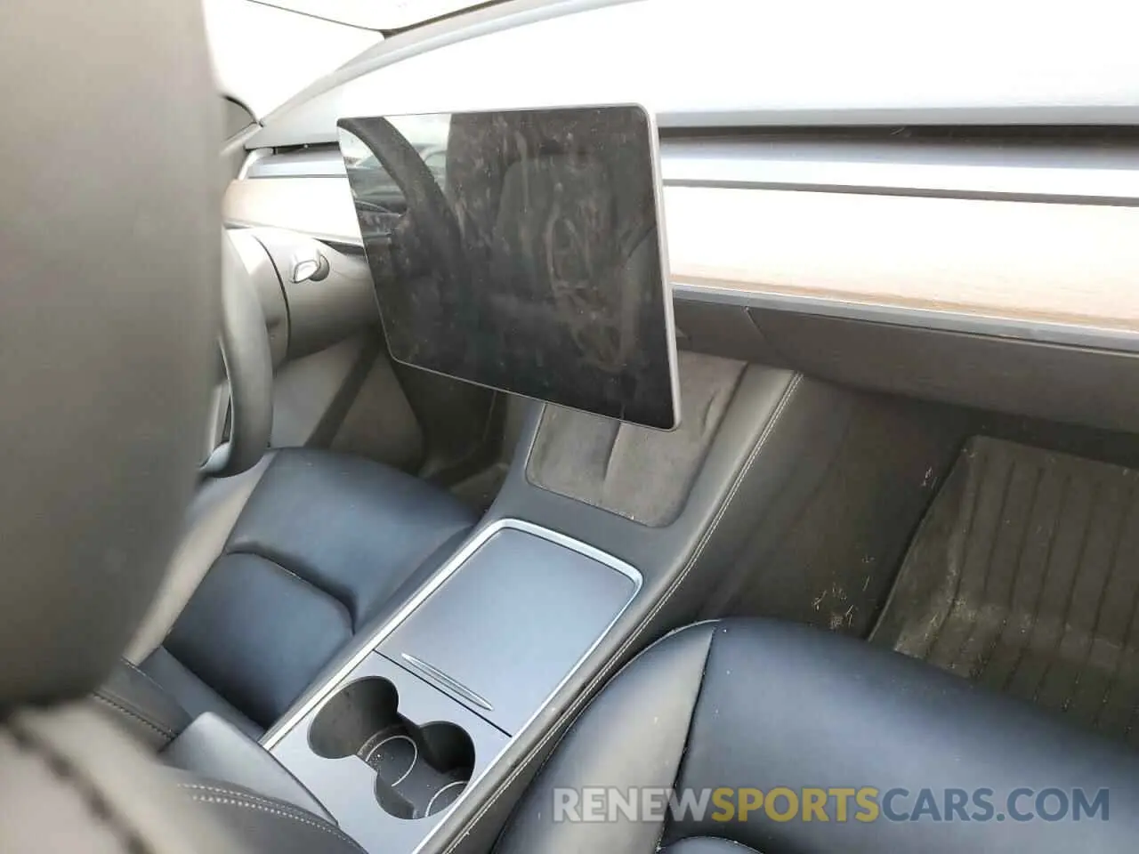 8 Photograph of a damaged car 5YJYGDEE7MF153282 TESLA MODEL Y 2021
