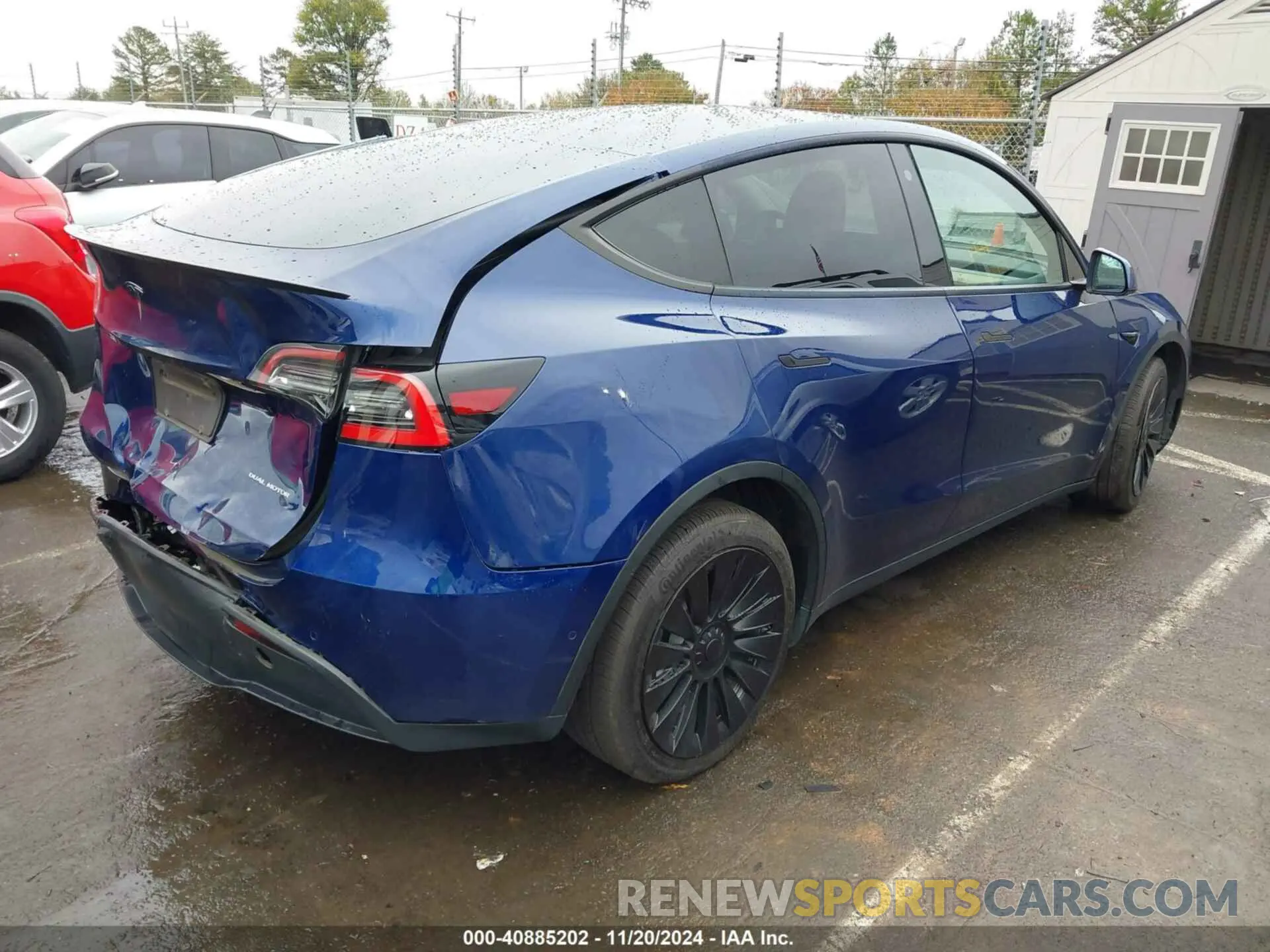 4 Photograph of a damaged car 5YJYGDEE7MF185570 TESLA MODEL Y 2021