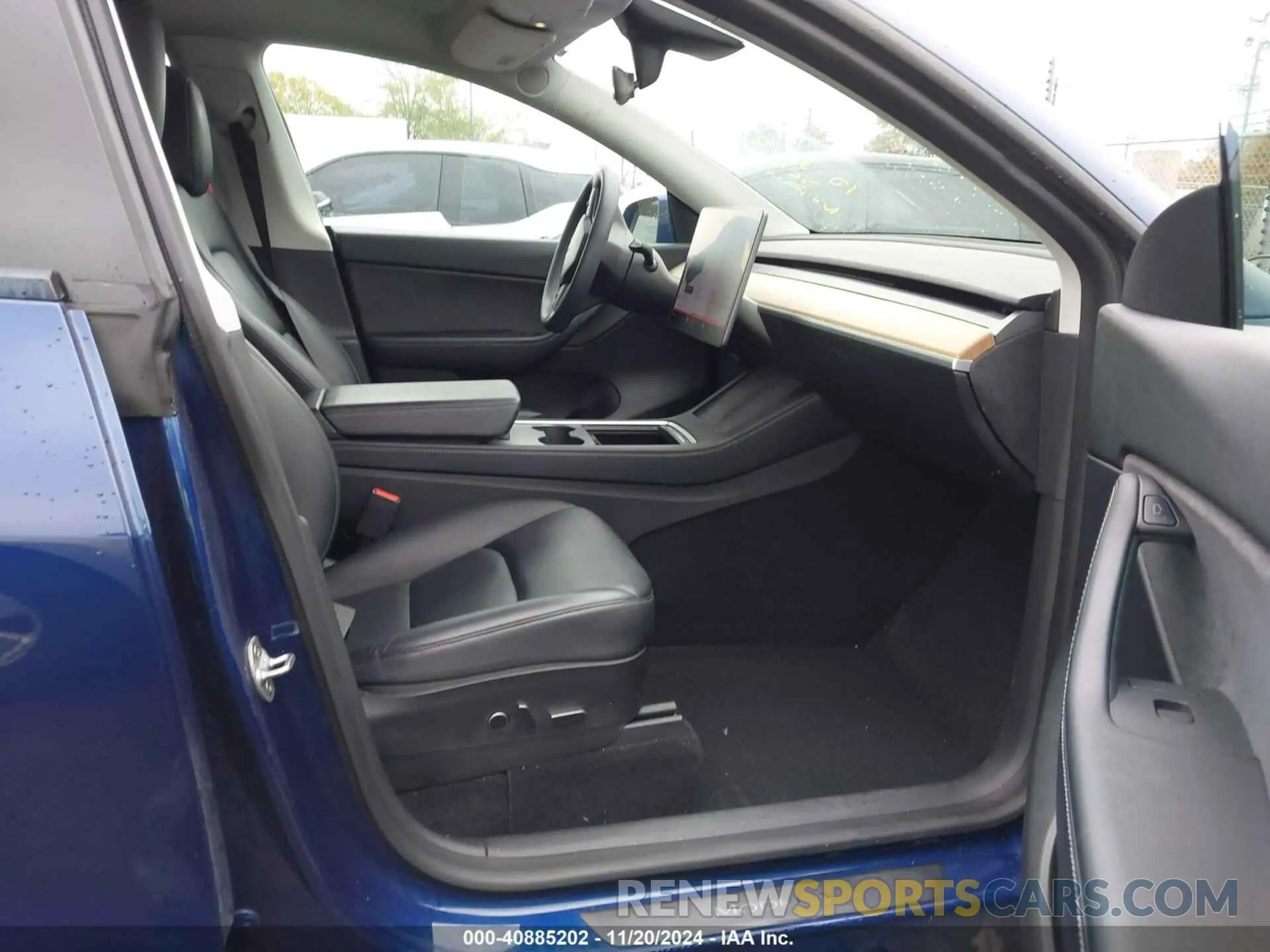 5 Photograph of a damaged car 5YJYGDEE7MF185570 TESLA MODEL Y 2021