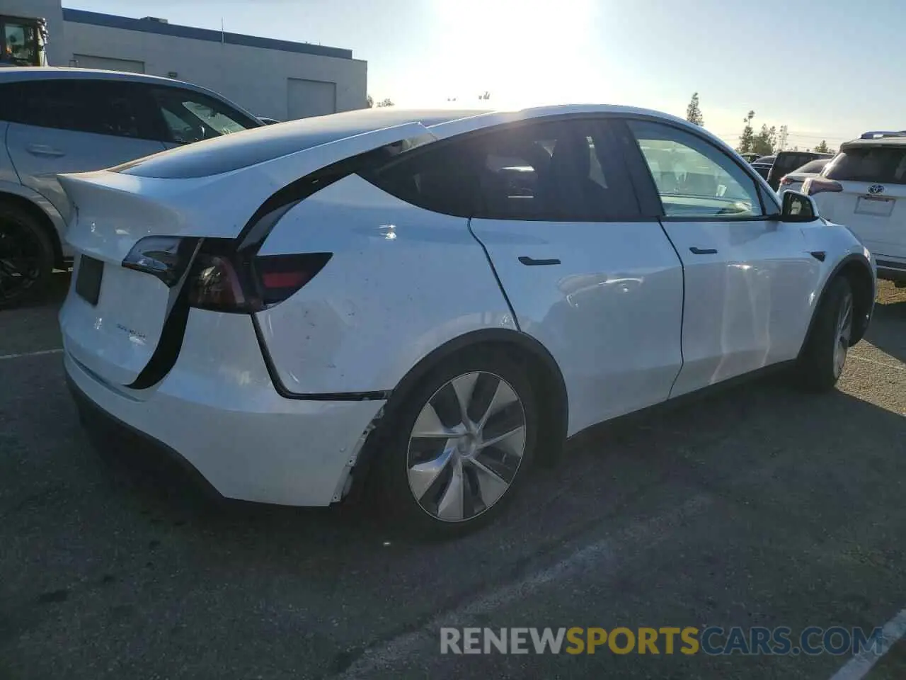 3 Photograph of a damaged car 5YJYGDEE7MF190770 TESLA MODEL Y 2021