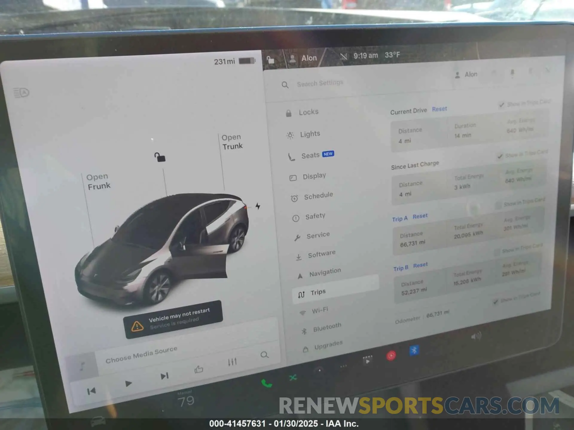 17 Photograph of a damaged car 5YJYGDEE7MF201086 TESLA MODEL Y 2021