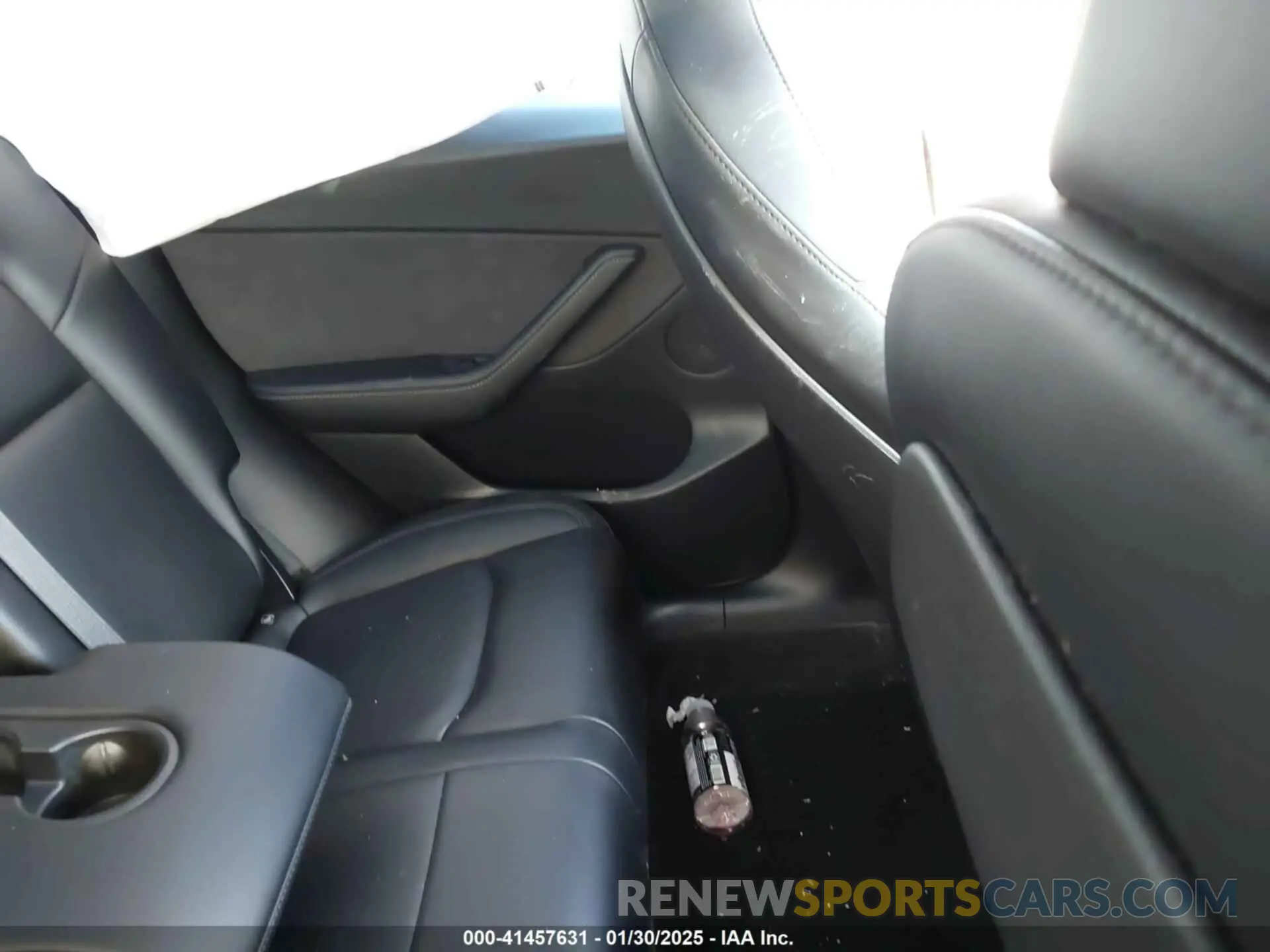8 Photograph of a damaged car 5YJYGDEE7MF201086 TESLA MODEL Y 2021