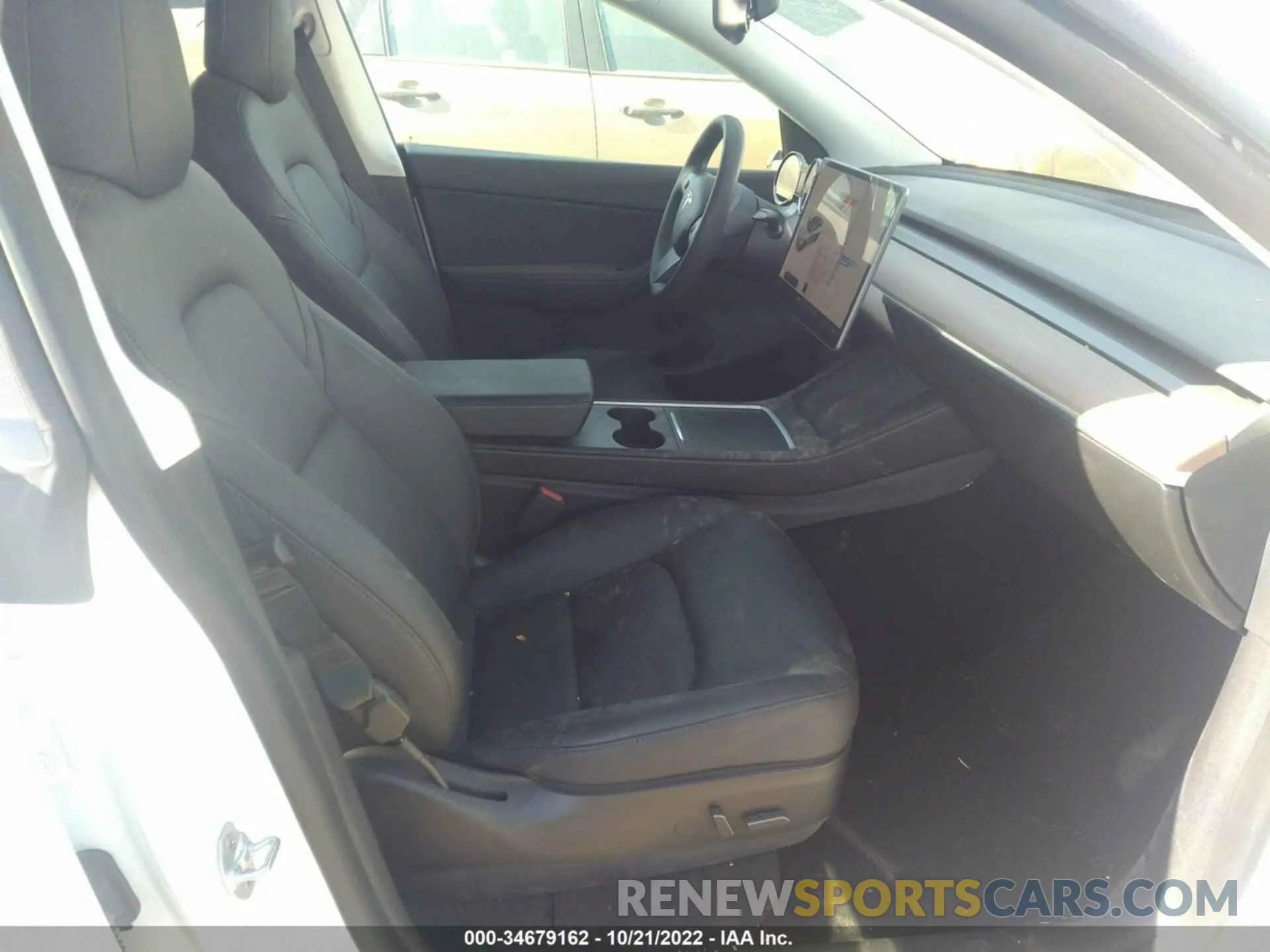 5 Photograph of a damaged car 5YJYGDEE7MF204618 TESLA MODEL Y 2021