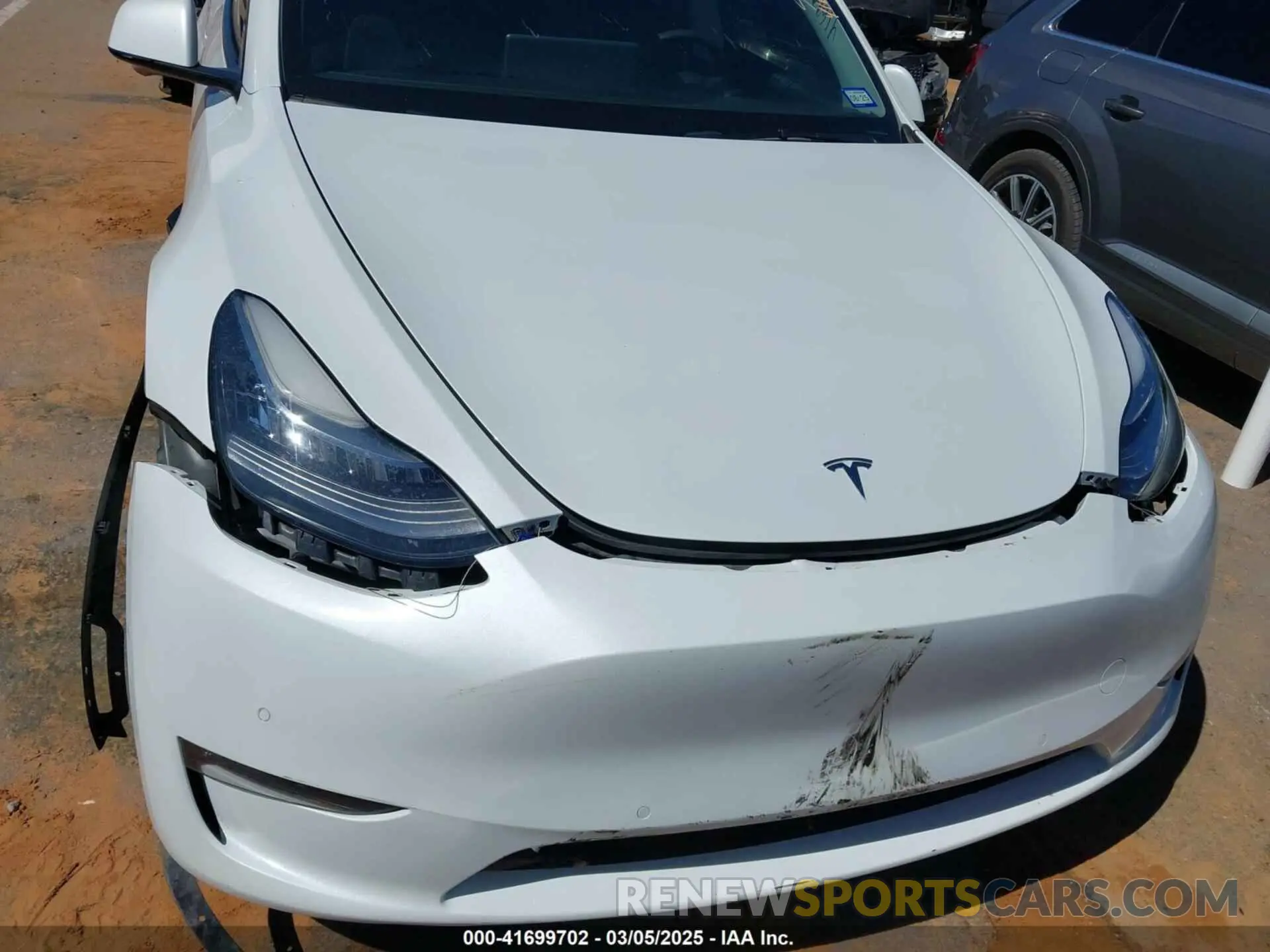 10 Photograph of a damaged car 5YJYGDEE7MF204764 TESLA MODEL Y 2021
