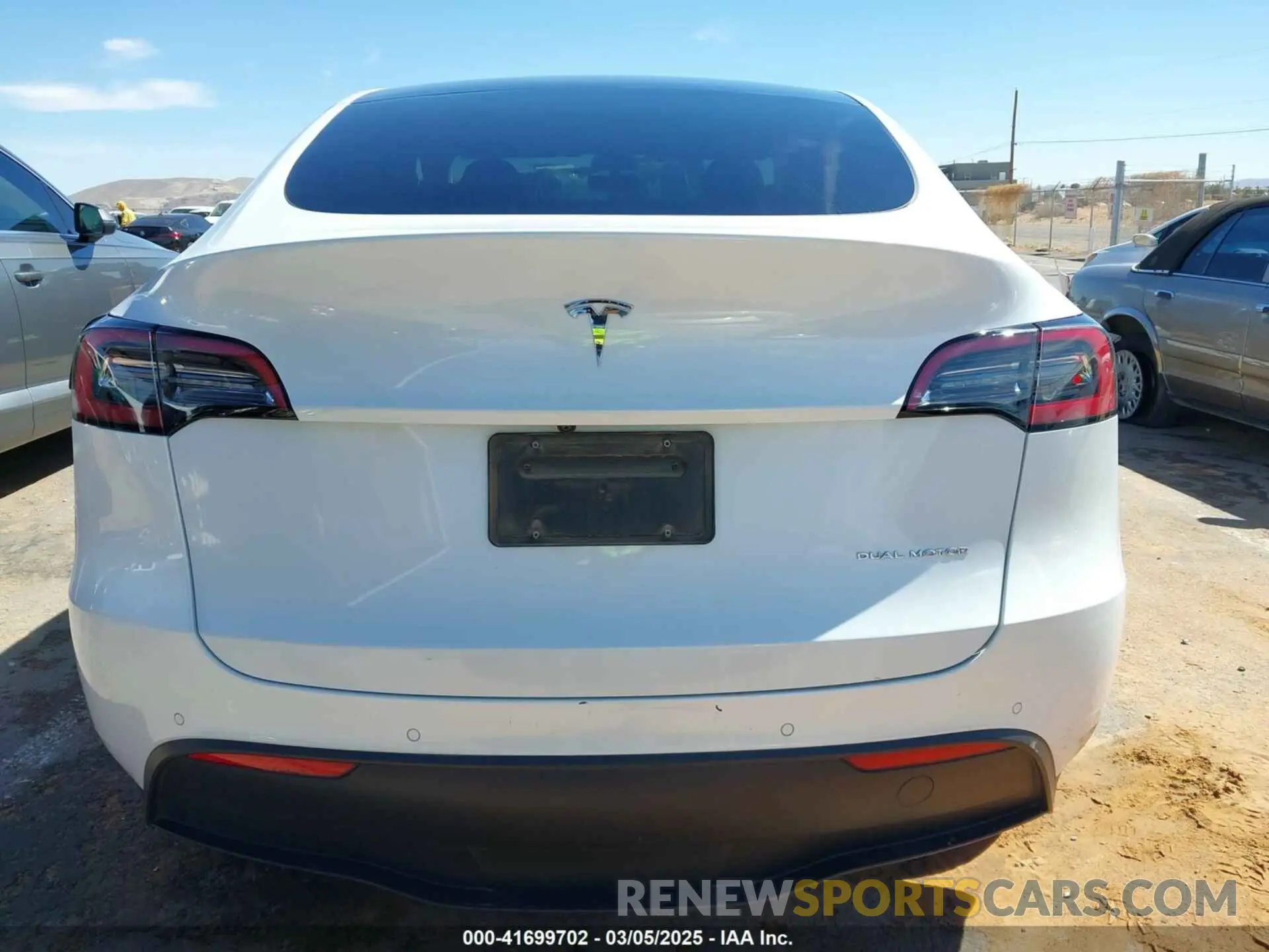 15 Photograph of a damaged car 5YJYGDEE7MF204764 TESLA MODEL Y 2021