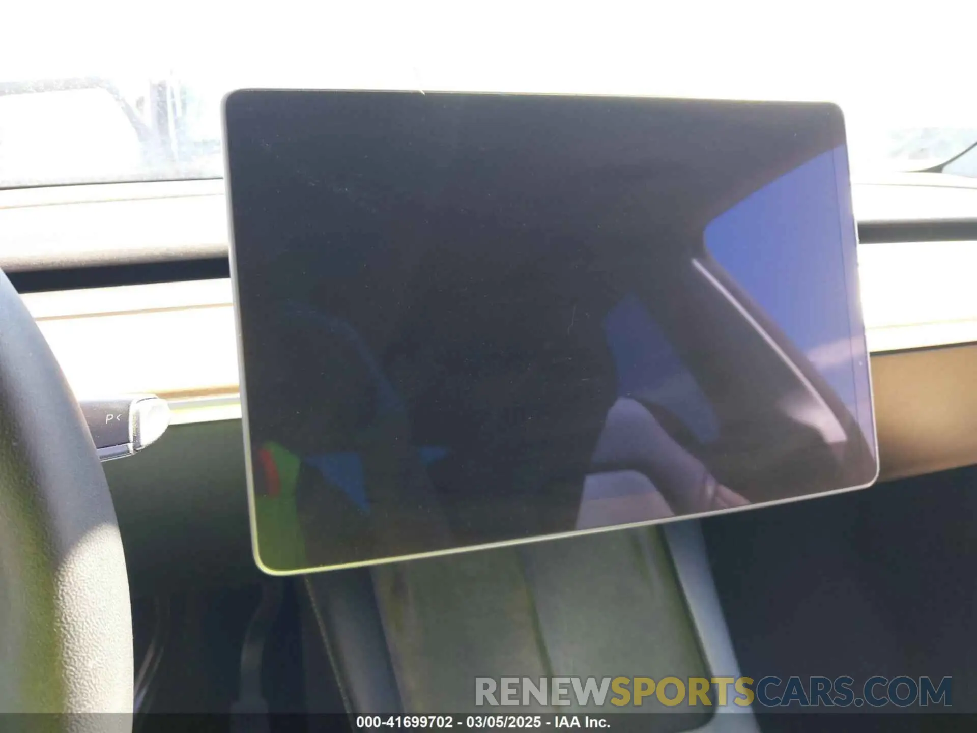 17 Photograph of a damaged car 5YJYGDEE7MF204764 TESLA MODEL Y 2021