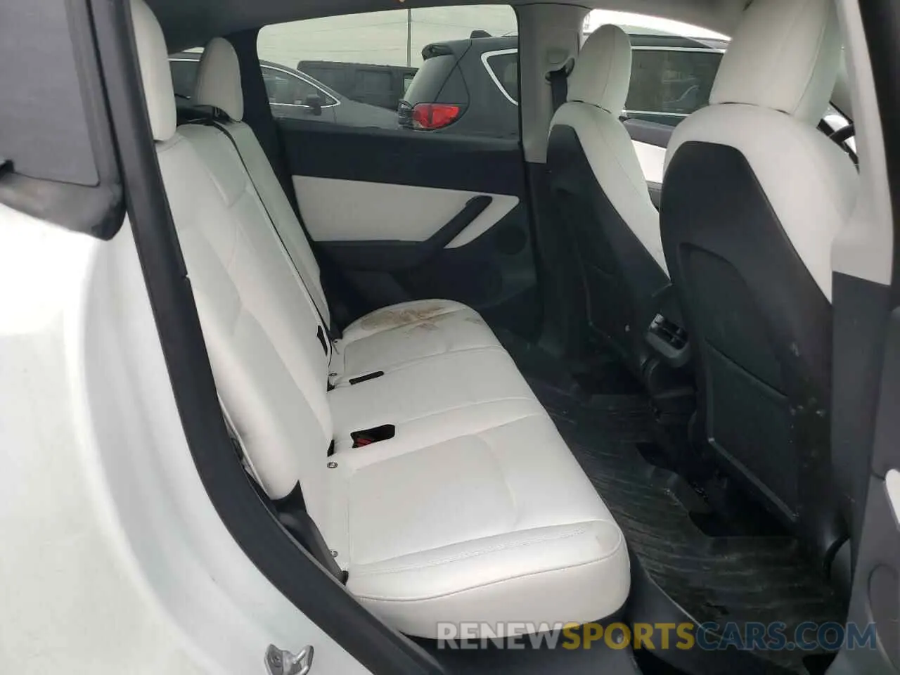 10 Photograph of a damaged car 5YJYGDEE7MF220608 TESLA MODEL Y 2021