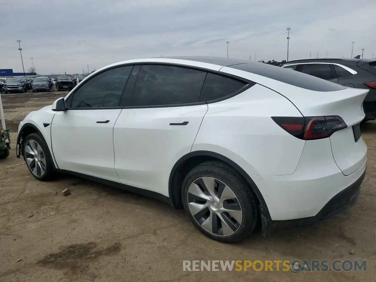 2 Photograph of a damaged car 5YJYGDEE7MF220608 TESLA MODEL Y 2021