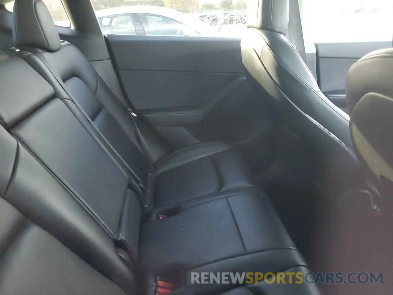 10 Photograph of a damaged car 5YJYGDEE7MF233116 TESLA MODEL Y 2021