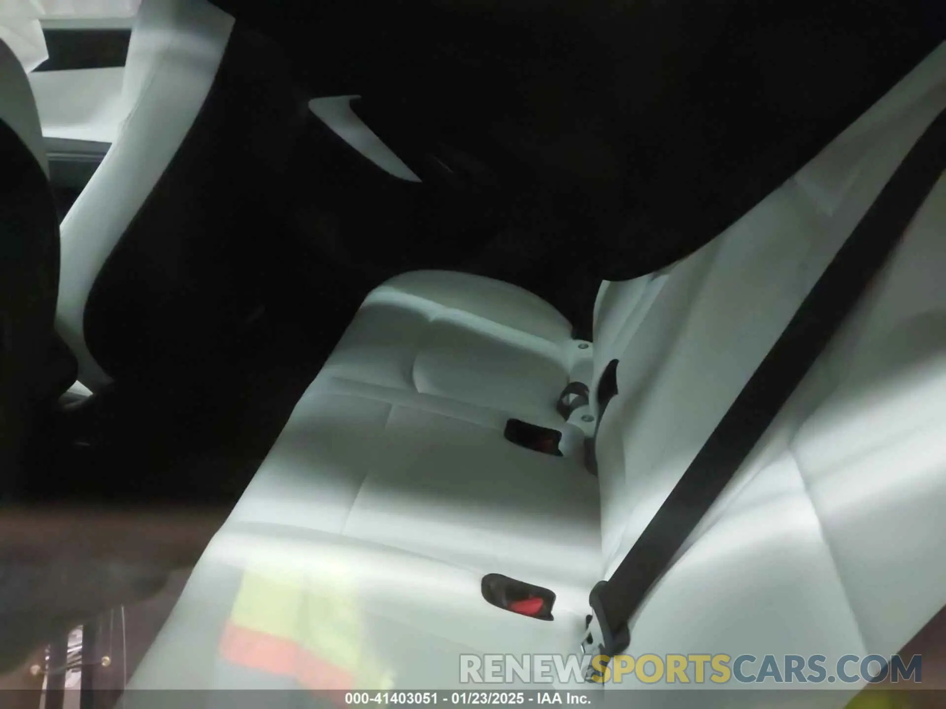 8 Photograph of a damaged car 5YJYGDEE7MF240941 TESLA MODEL Y 2021