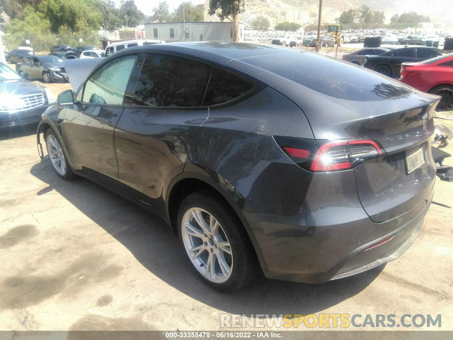 3 Photograph of a damaged car 5YJYGDEE7MF274037 TESLA MODEL Y 2021