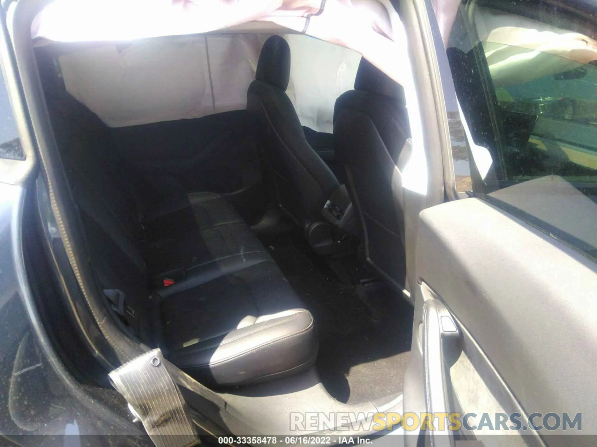 8 Photograph of a damaged car 5YJYGDEE7MF274037 TESLA MODEL Y 2021