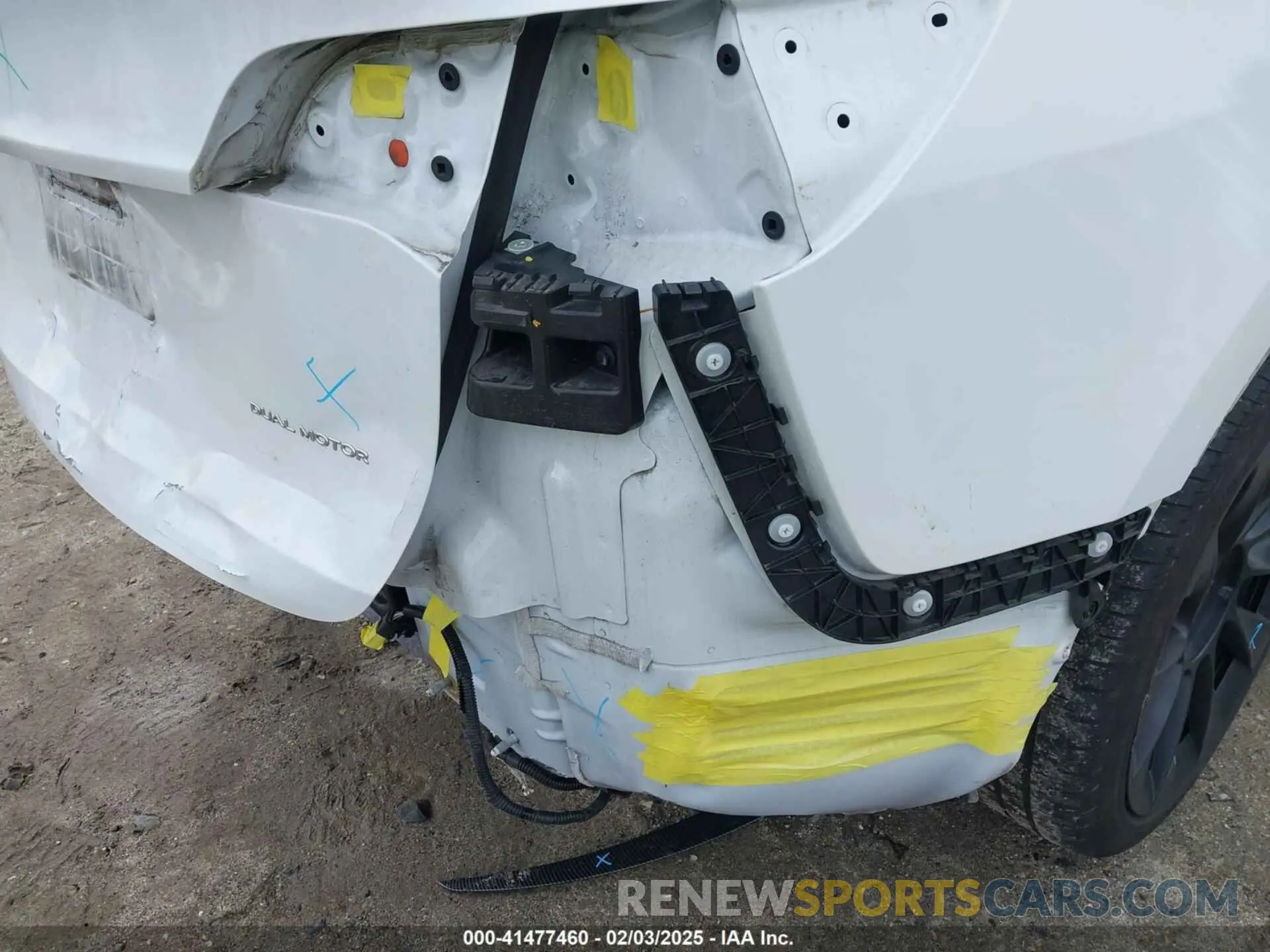 19 Photograph of a damaged car 5YJYGDEE7MF299522 TESLA MODEL Y 2021