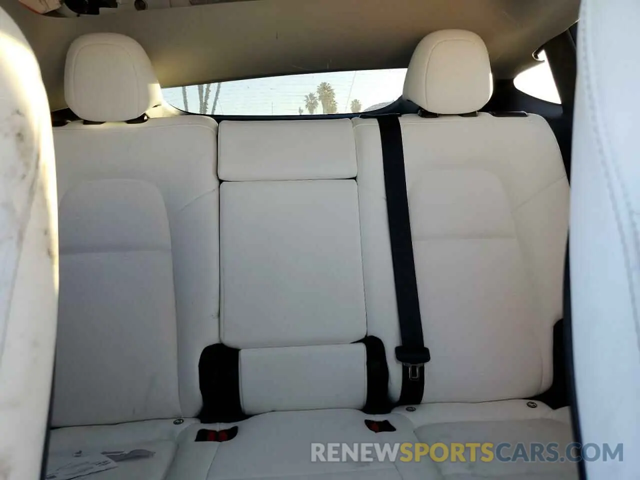 10 Photograph of a damaged car 5YJYGDEE7MF306730 TESLA MODEL Y 2021