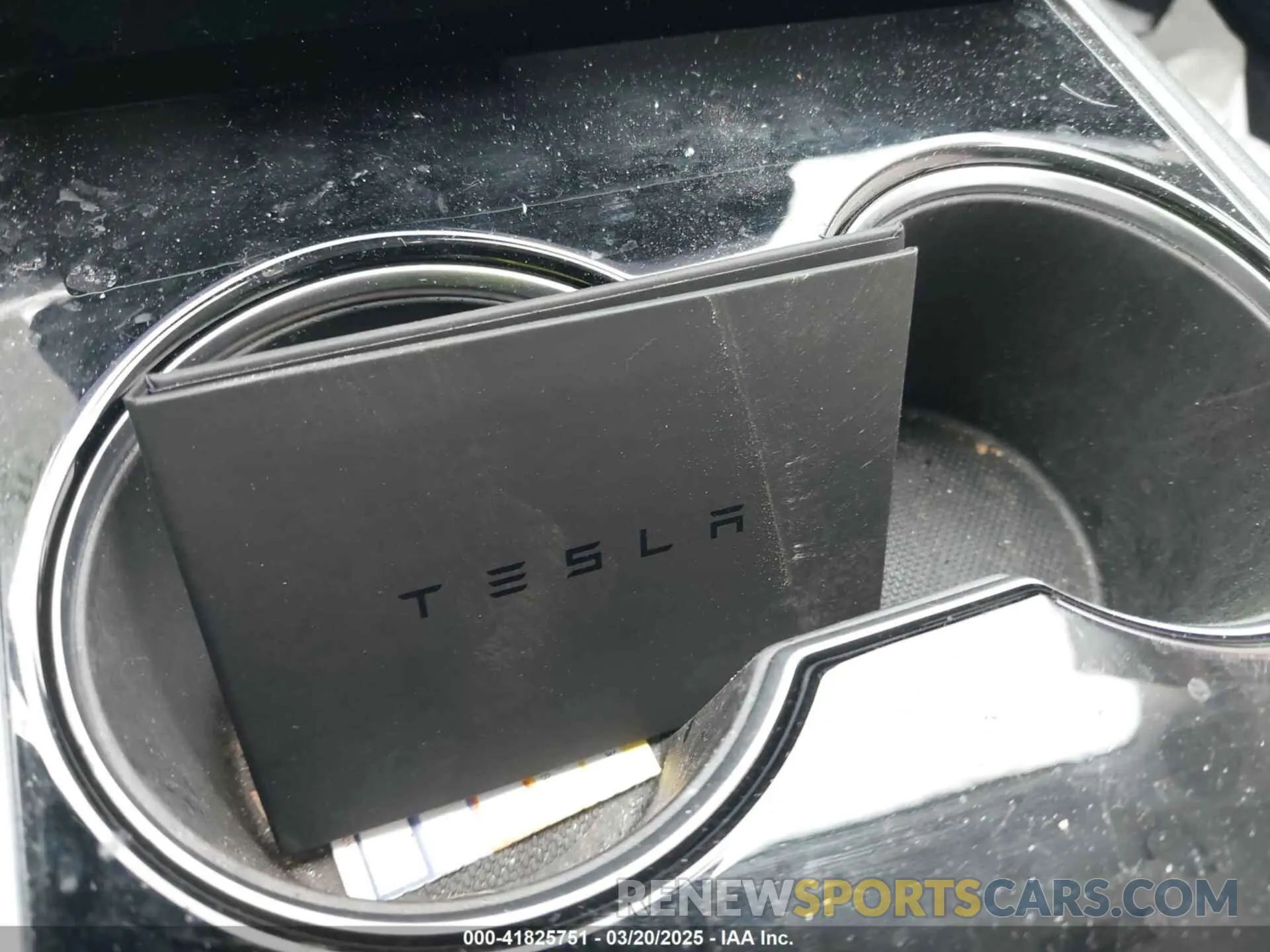 11 Photograph of a damaged car 5YJYGDEE8MF069391 TESLA MODEL Y 2021