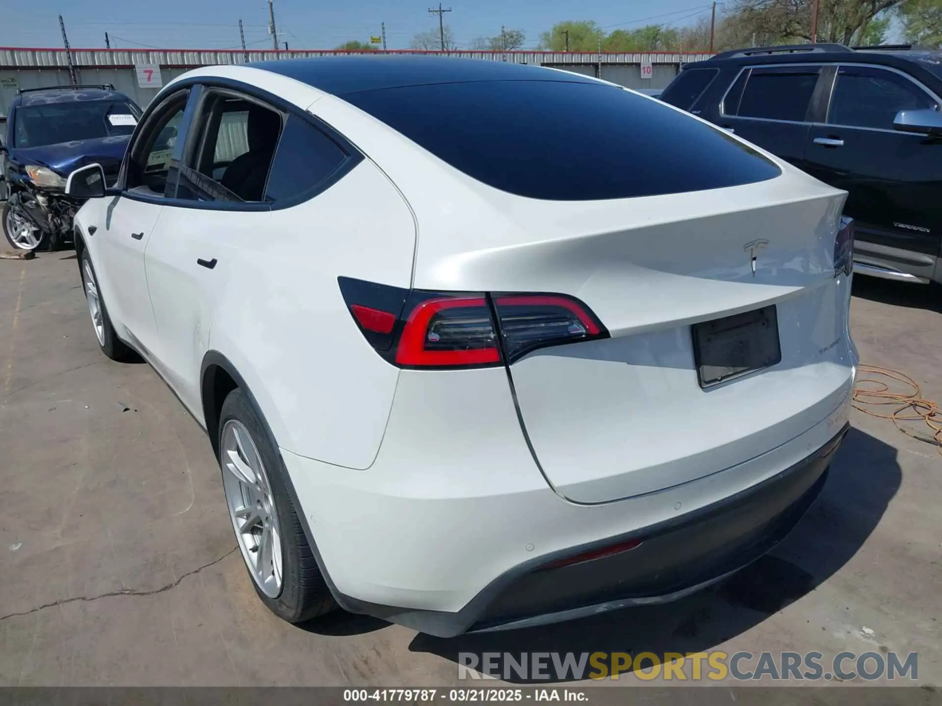 3 Фотография поврежденного автомобиля 5YJYGDEE8MF069679 TESLA MODEL Y 2021