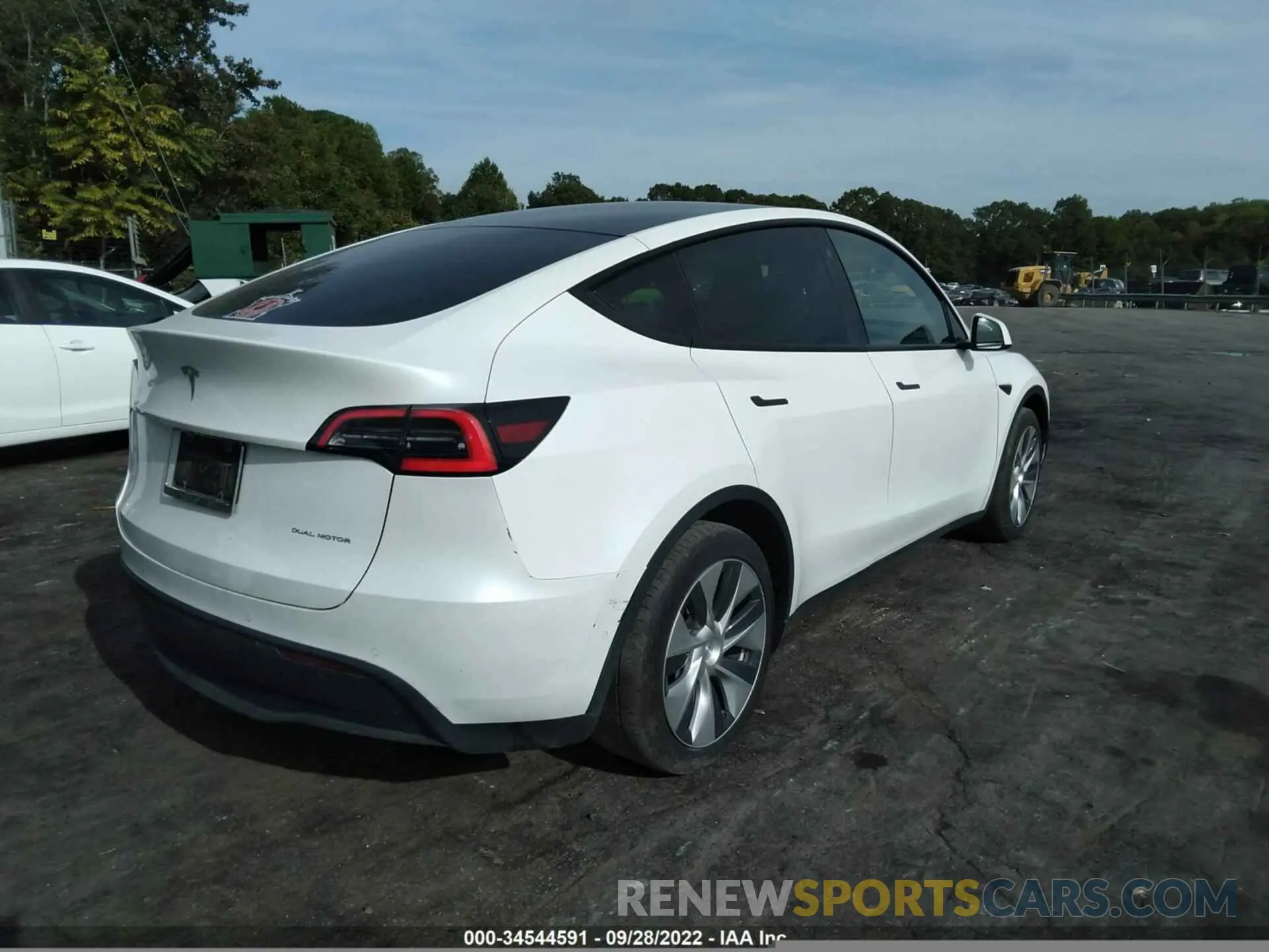 4 Photograph of a damaged car 5YJYGDEE8MF077555 TESLA MODEL Y 2021