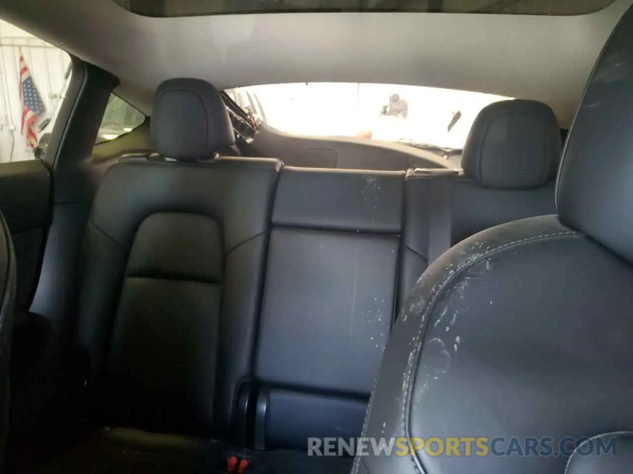 10 Photograph of a damaged car 5YJYGDEE8MF079631 TESLA MODEL Y 2021