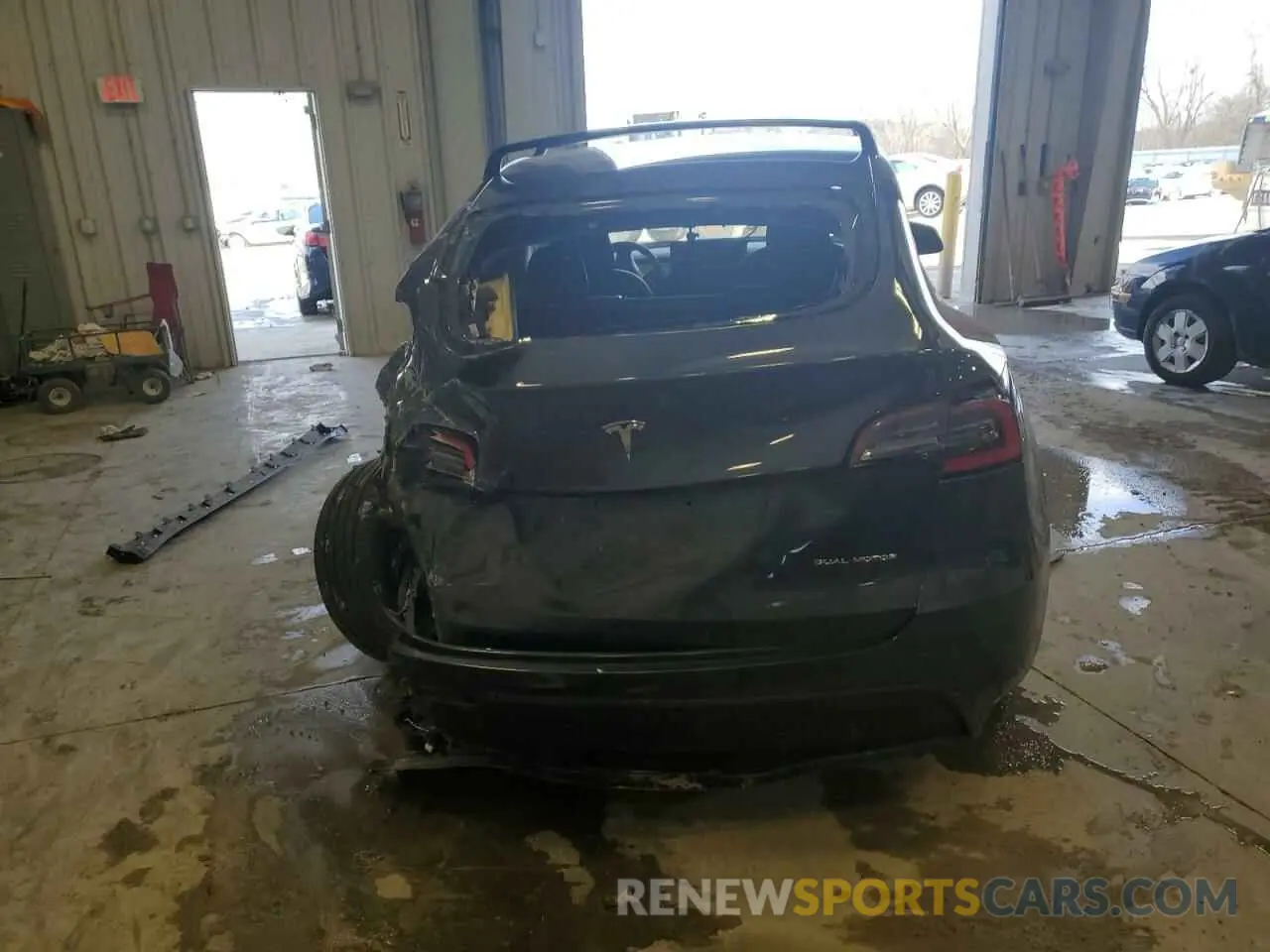 6 Photograph of a damaged car 5YJYGDEE8MF079631 TESLA MODEL Y 2021