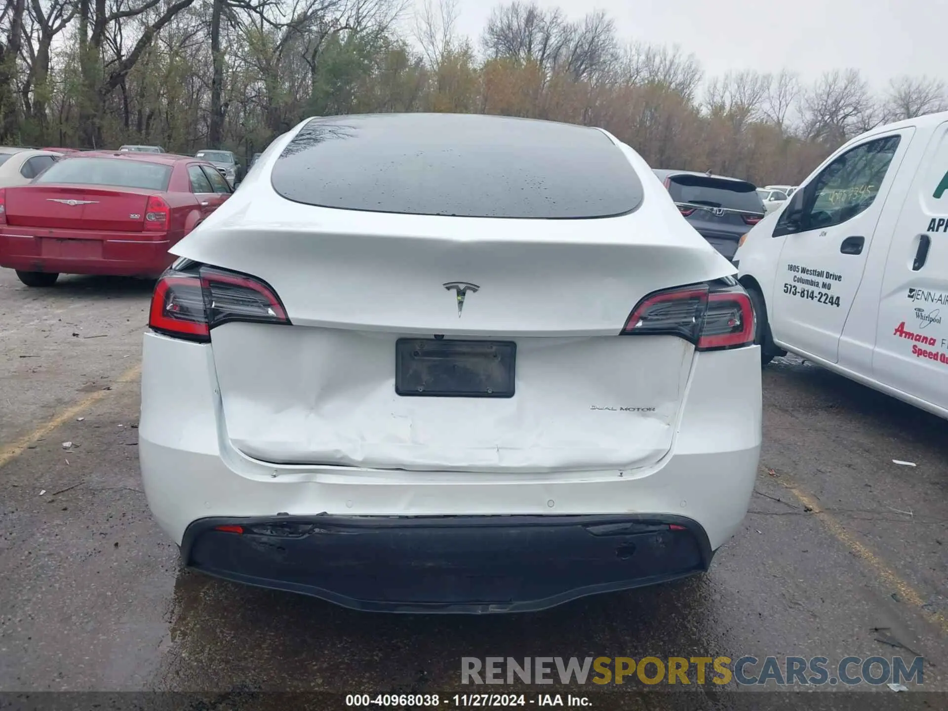 17 Photograph of a damaged car 5YJYGDEE8MF100378 TESLA MODEL Y 2021