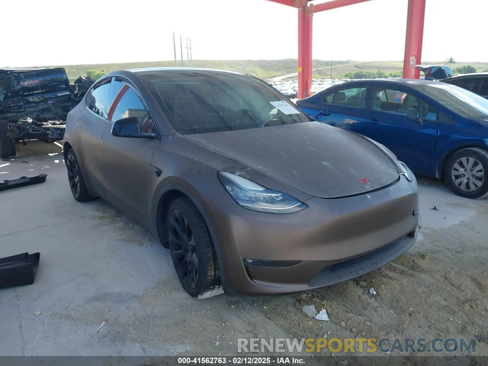 1 Photograph of a damaged car 5YJYGDEE8MF140038 TESLA MODEL Y 2021
