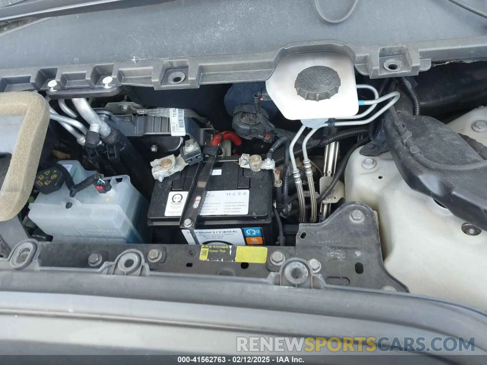 10 Photograph of a damaged car 5YJYGDEE8MF140038 TESLA MODEL Y 2021
