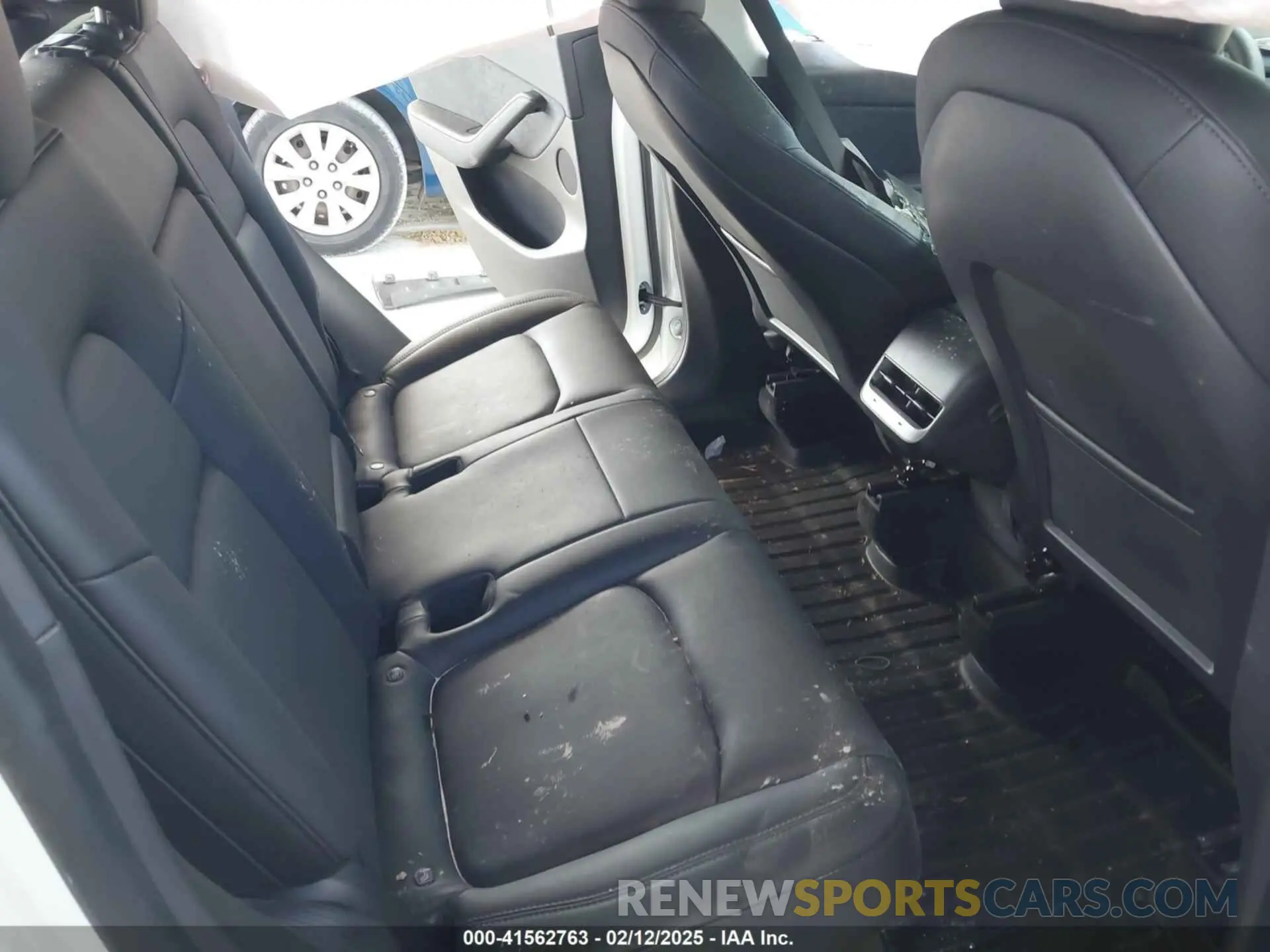 8 Photograph of a damaged car 5YJYGDEE8MF140038 TESLA MODEL Y 2021
